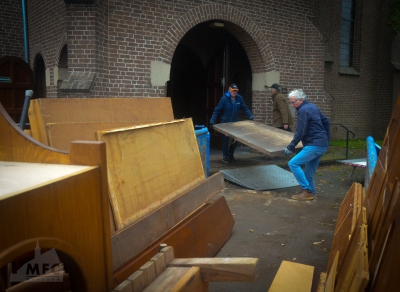 Vliegende start met sloop interieur St. Michaëlkerk