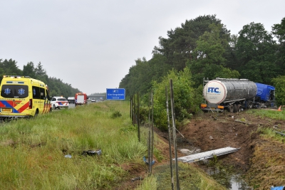 Vrachtwagen chauffeur gewond na ongeval