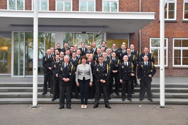 Brandweermannen in het zonnetje gezet